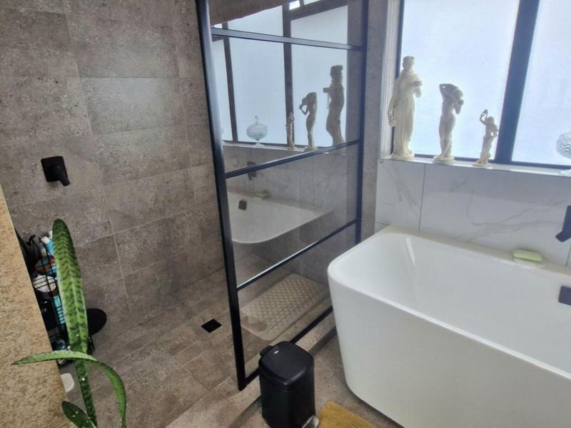 Industrial Chic Meets Victorian Elegance | Designer 3-Bedroom Cluster Home in Secure Lifestyle Estat - Photo 9