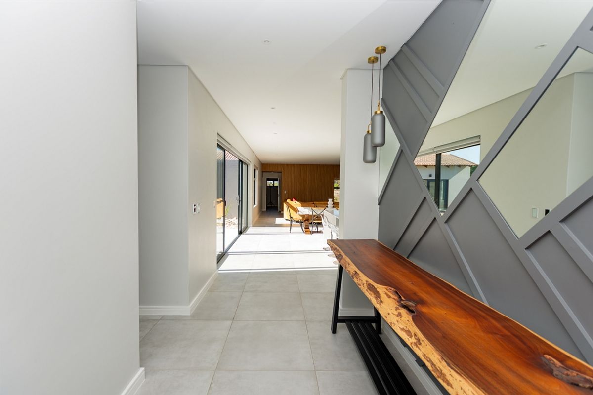 Modern Architectural Masterpiece | Langebaan Golf Estate - Photo 2
