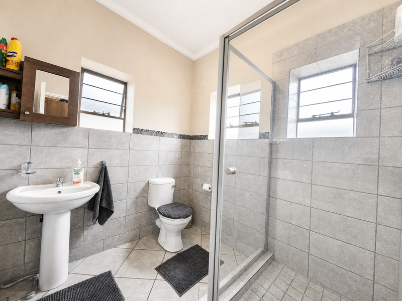Your Perfect First Home Awaits! - Photo 9