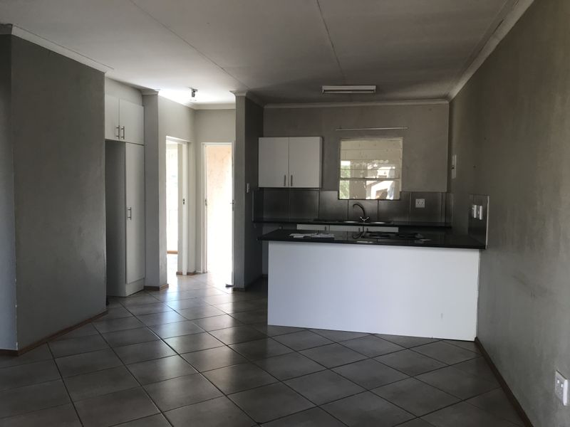2 Bedroom 2 Bathroom Ground Floor Corner Apartment with Pato - Photo 2