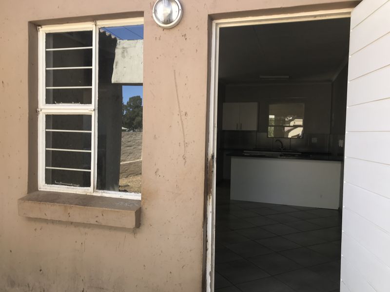 2 Bedroom 2 Bathroom Ground Floor Corner Apartment with Pato - Photo 3