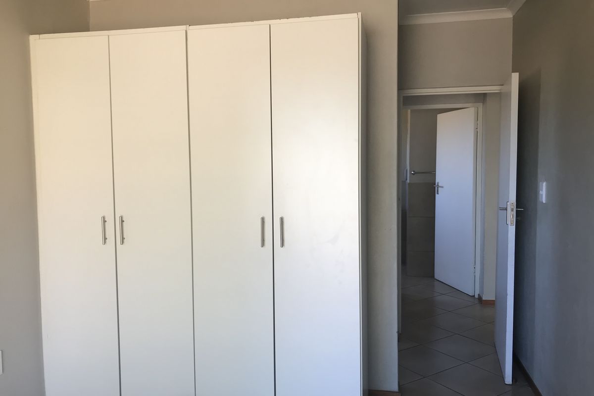 Pet Friendly Ground Floor Apartment - Photo 5