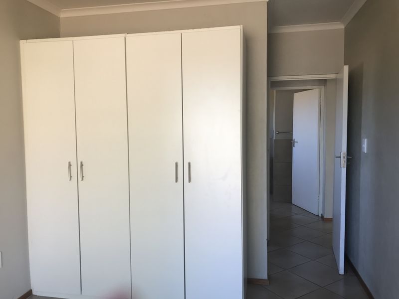 Pet Friendly Ground Floor Apartment - Photo 5