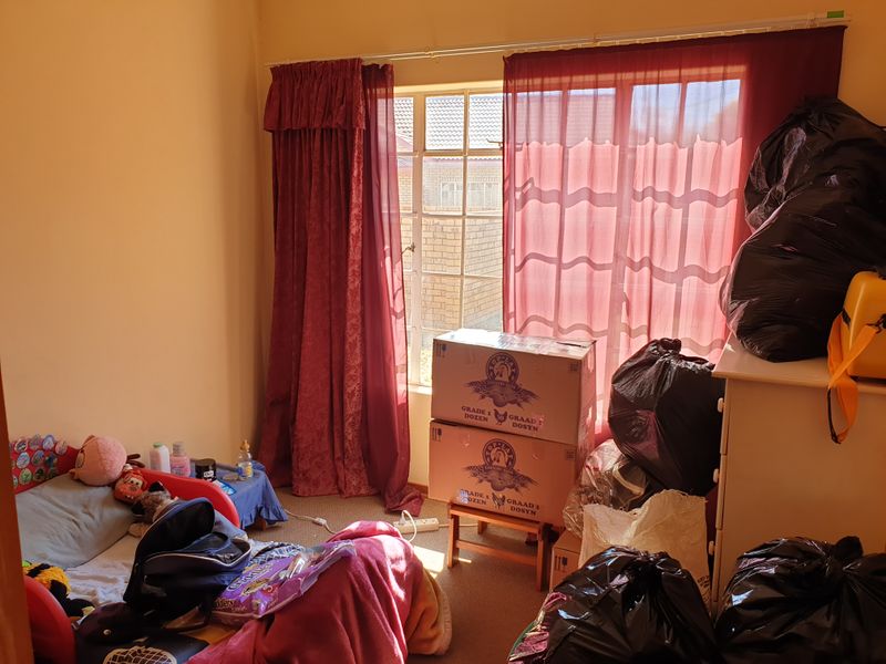 Spacious Townhouse. Orkney - Photo 10