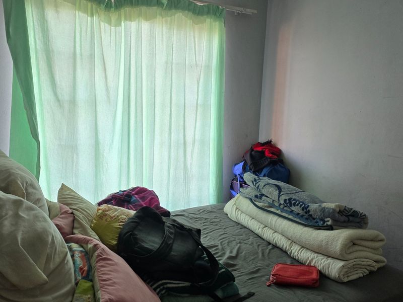 Cozy 2-Bedroom Apartment for Sale in Clarina, Akasia - Photo 10