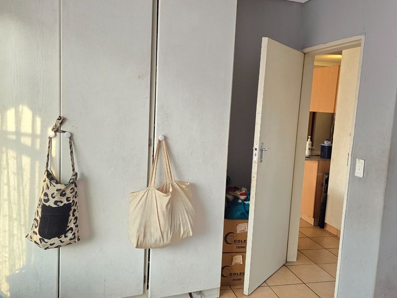 Cozy 2-Bedroom Apartment for Sale in Clarina, Akasia - Photo 7