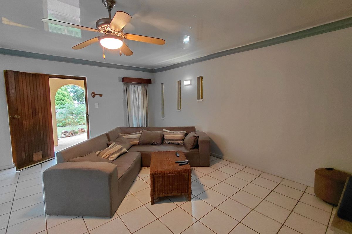 Charming 3-bedroom home in Randlespark, Klerksdorp - Photo 4