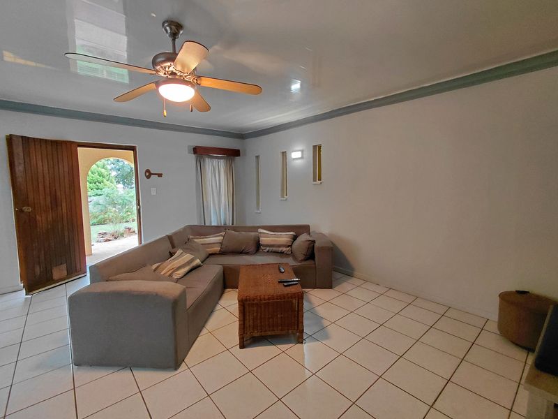 Charming 3-bedroom home in Randlespark, Klerksdorp - Photo 4