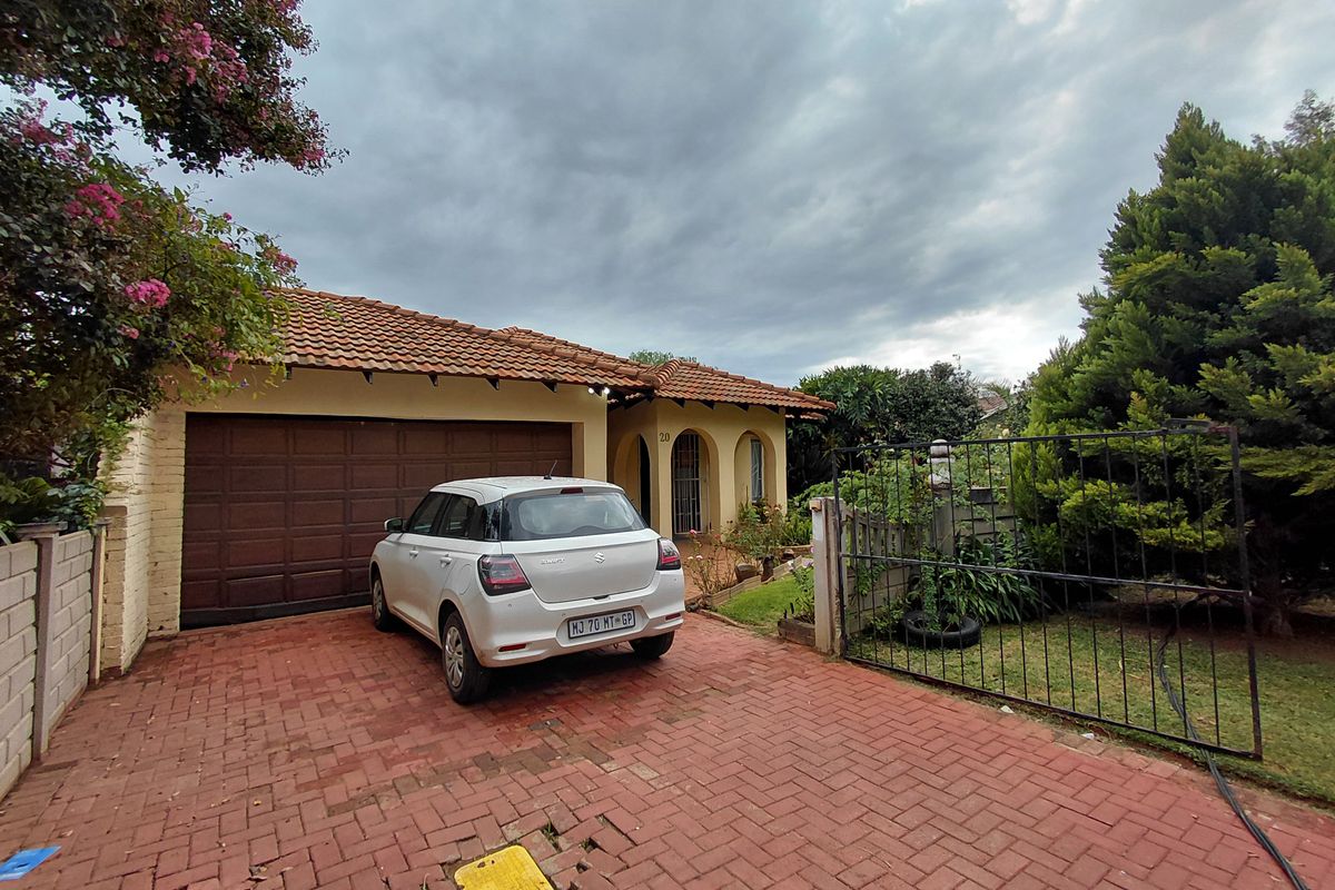 Charming 3-bedroom home in Randlespark, Klerksdorp - Photo 2