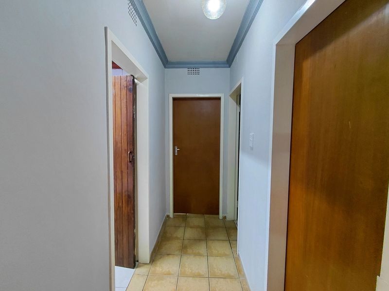 Charming 3-bedroom home in Randlespark, Klerksdorp - Photo 10