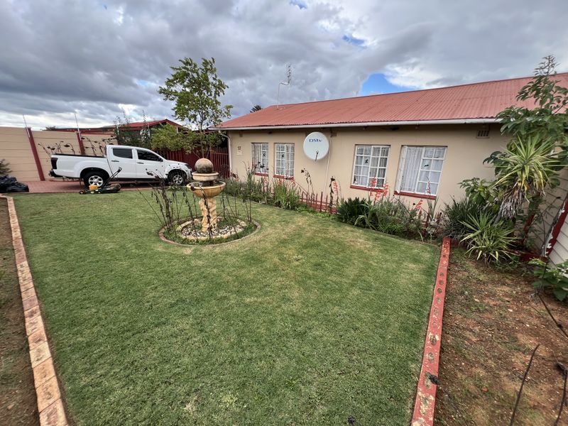 Charming 2-bedroom semi-detached home in Dawkinsville, Klerksdorp—perfect for cozy family living! - Photo 1