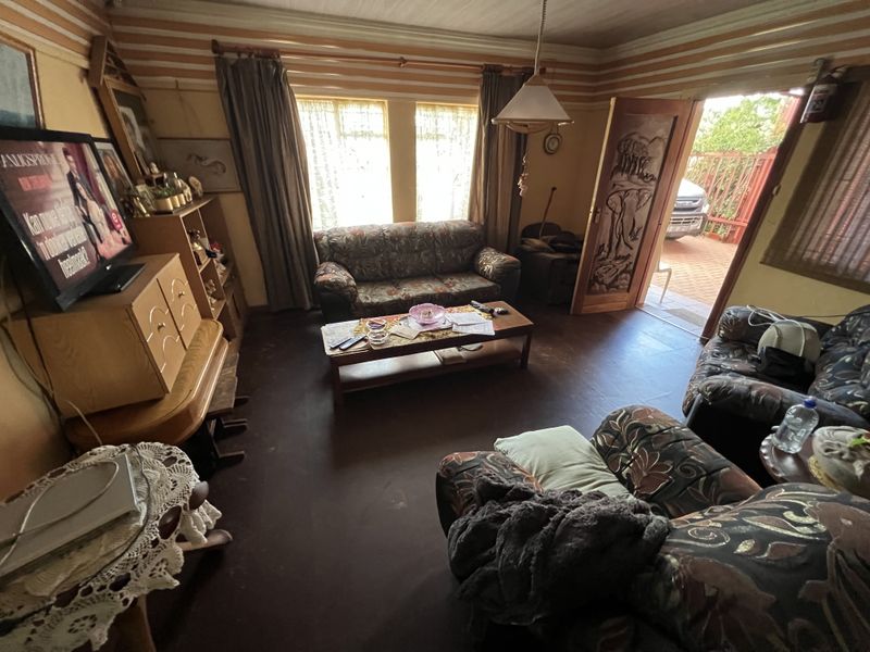 Charming 2-bedroom semi-detached home in Dawkinsville, Klerksdorp—perfect for cozy family living! - Photo 4