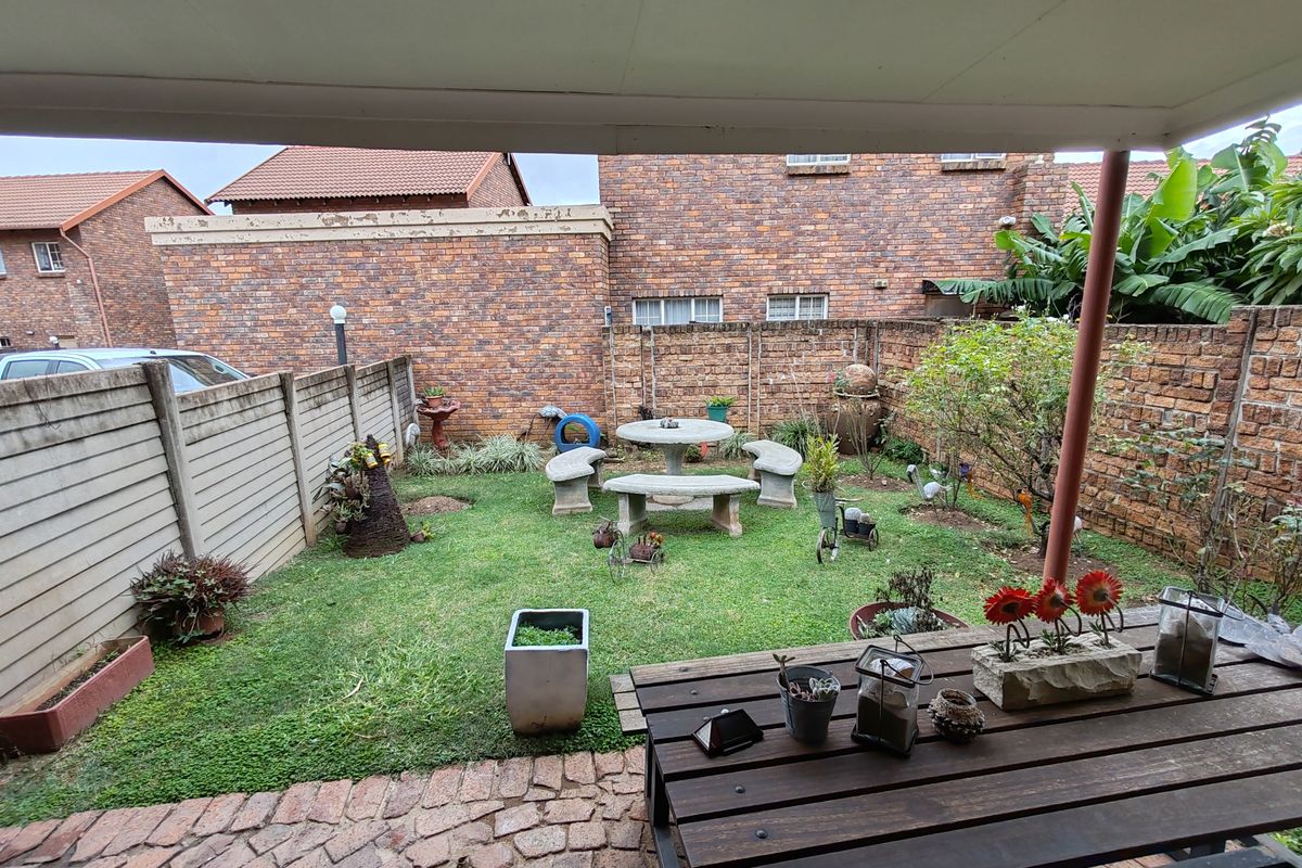 Perfectly Priced & Packed with Value – Modern 2-Bedroom Duplex!!! - Photo 4