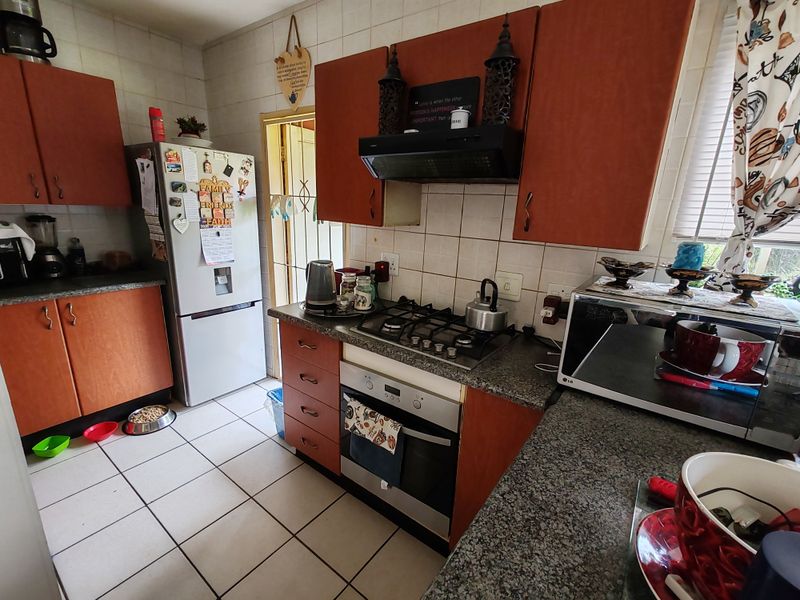 Perfectly Priced & Packed with Value – Modern 2-Bedroom Duplex!!! - Photo 8