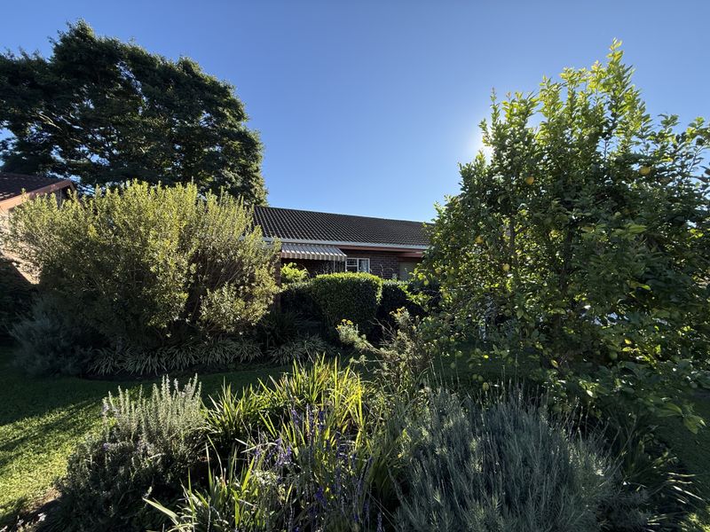 Peace, privacy and tranquility in the heart of Amberfield - Photo 2