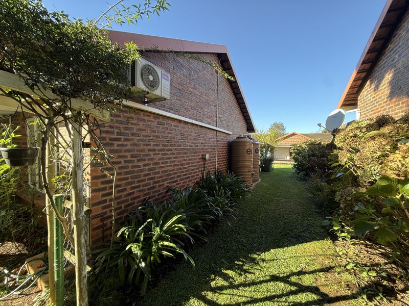 Peace, privacy and tranquility in the heart of Amberfield - Photo 6
