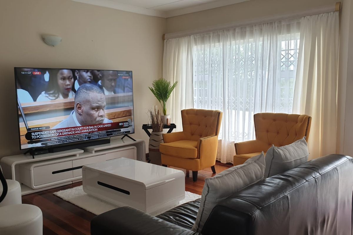 The Perfect Family Haven in Beacon Bay – Space, Pool & Entertainment - Photo 3