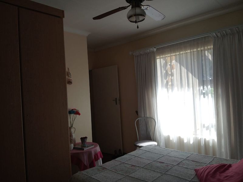 Secure Estate Living - Three Bedroom Family Home For Sale - Photo 10