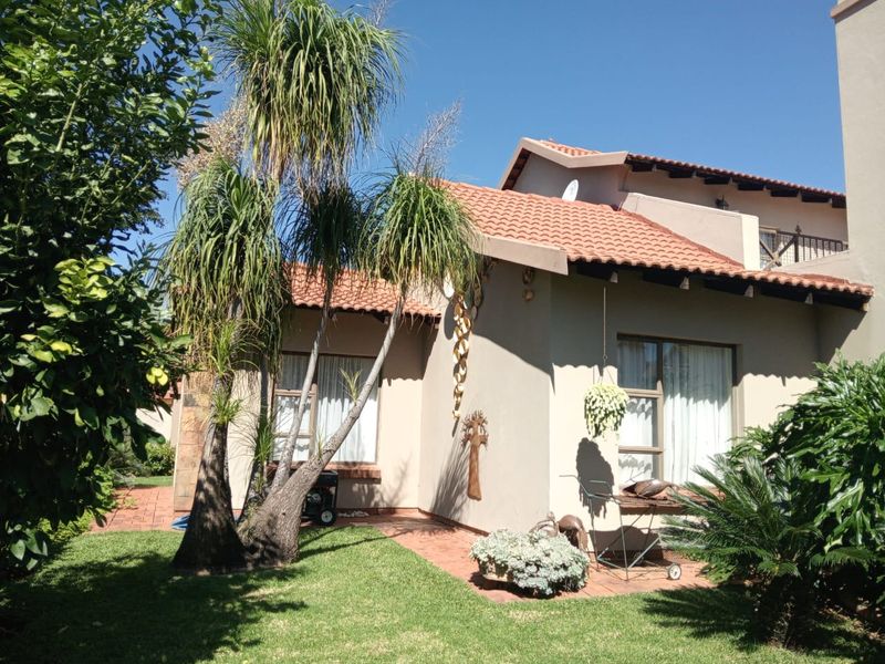 Secure Estate Living - Three Bedroom Family Home For Sale - Photo 1