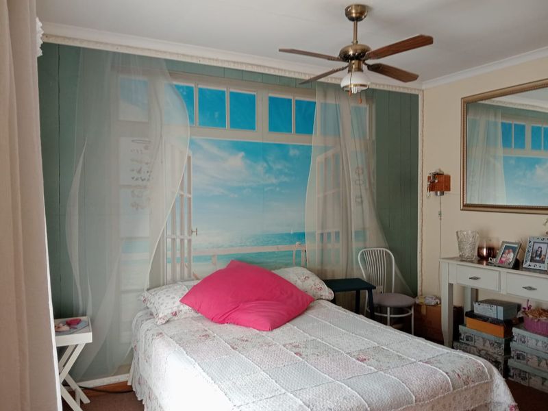 Secure Estate Living - Three Bedroom Family Home For Sale - Photo 9