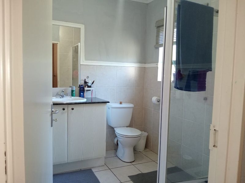 Secure Estate Living - Three Bedroom Family Home For Sale - Photo 8