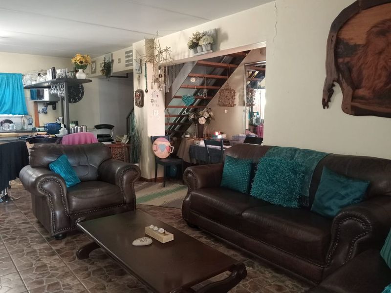 Secure Estate Living - Three Bedroom Family Home For Sale - Photo 3