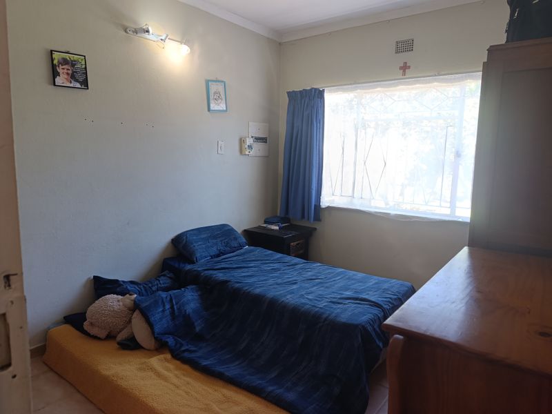 Spacious 4 Bedroom home with incredible Income potential - Photo 6
