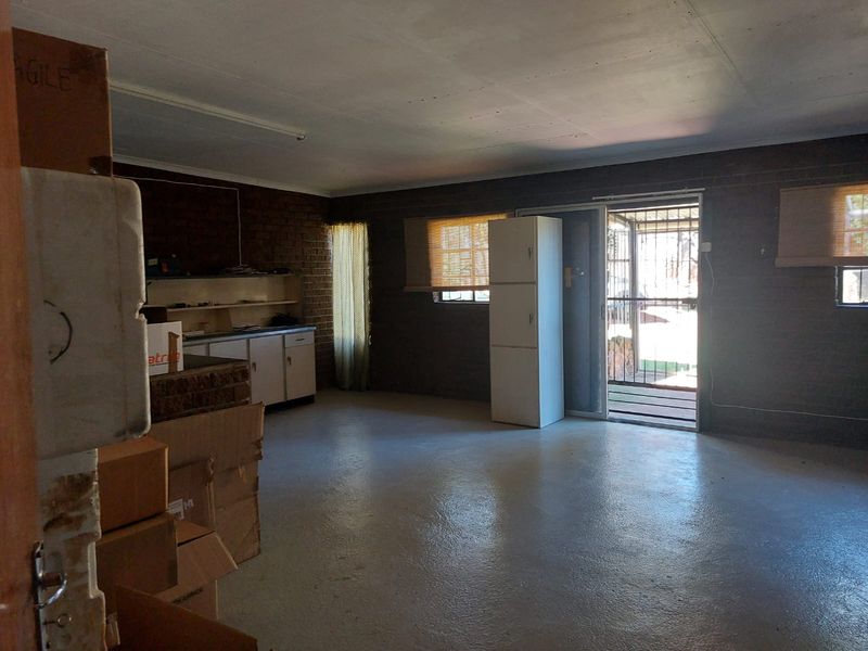 Quiet area.  Lots op potential... - Photo 9