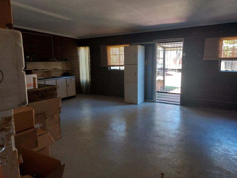 Quiet area.  Lots op potential... - Photo 8