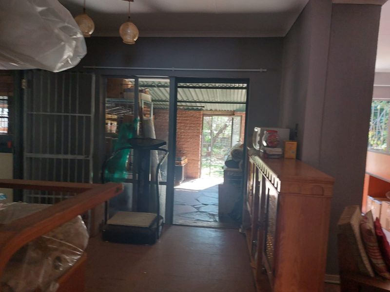 Quiet area.  Lots op potential... - Photo 7
