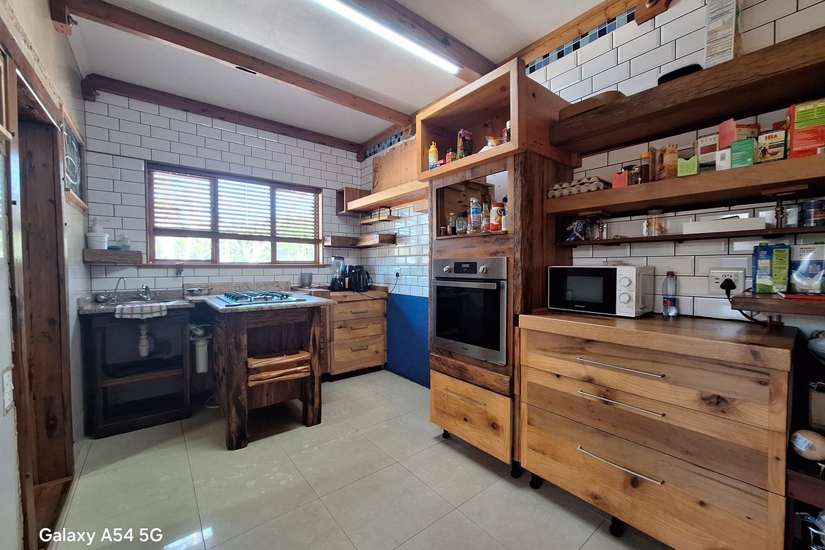 Prime Marine Drive Property – Ideal Family Home or B&B Opportunity - Photo 5