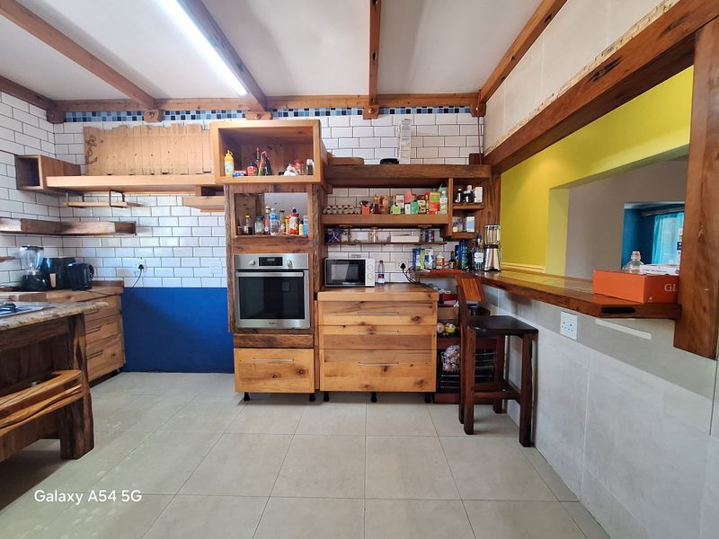 Prime Marine Drive Property – Ideal Family Home or B&B Opportunity - Photo 4