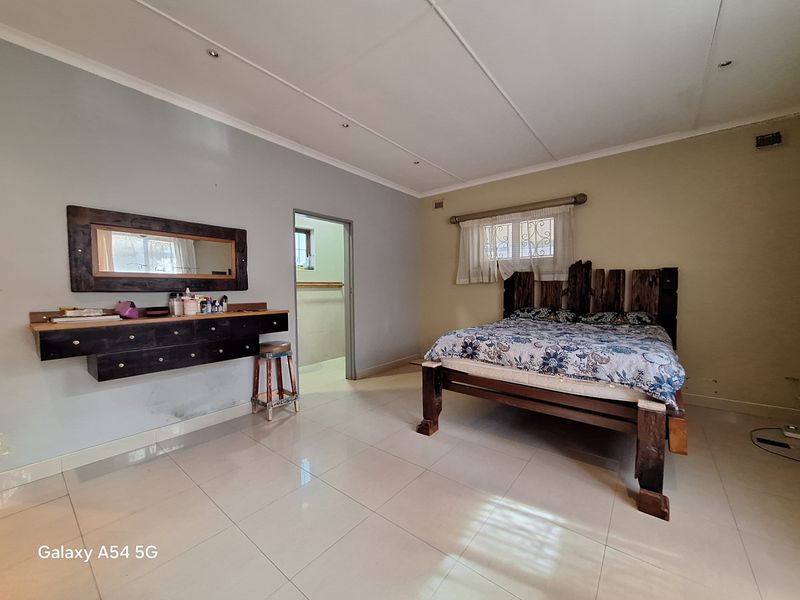 Prime Marine Drive Property – Ideal Family Home or B&B Opportunity - Photo 10