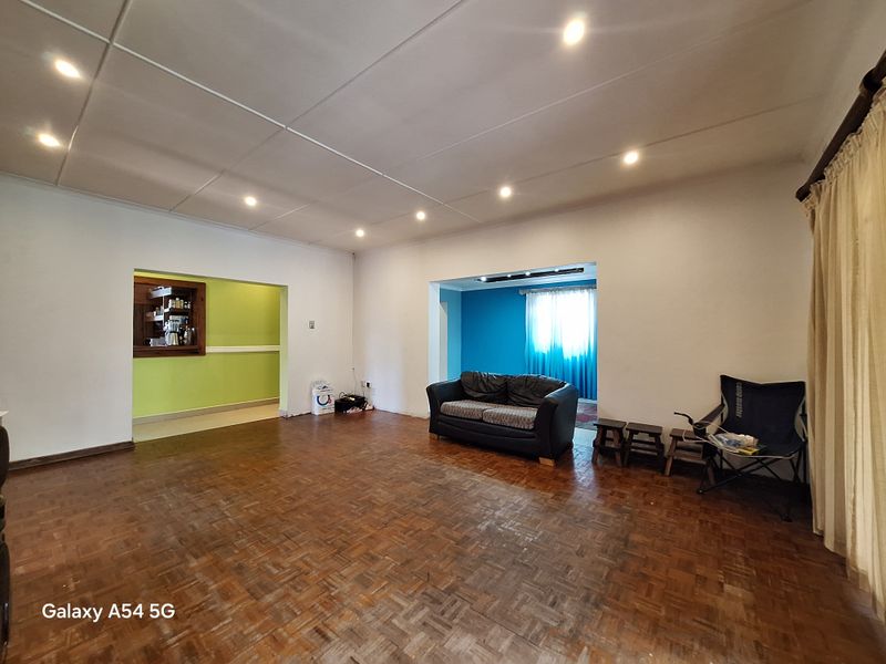 Prime Marine Drive Property – Ideal Family Home or B&B Opportunity - Photo 9