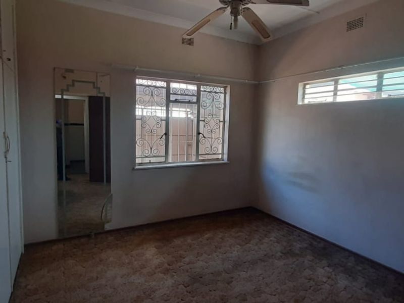 3 Bedroom House to Rent in Proclamation Hill, Spacious Garden , R13,500 per Month - Photo 7