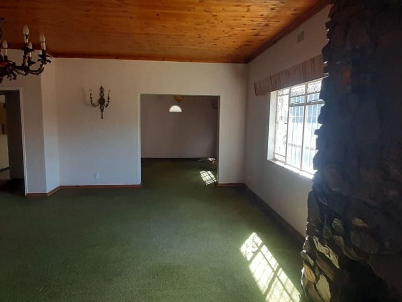 3 Bedroom House to Rent in Proclamation Hill, Spacious Garden , R13,500 per Month - Photo 3