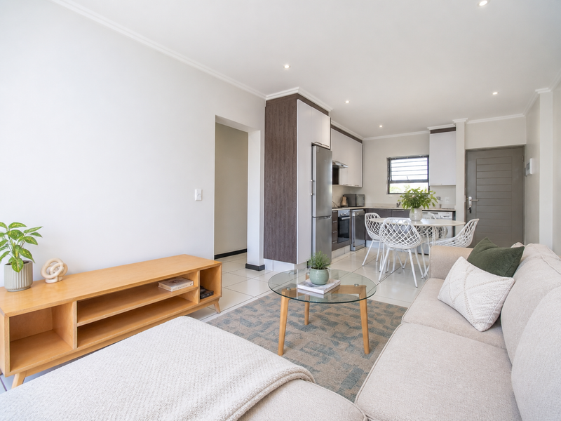 Stylish, Move-In Ready Apartment in a Prime Lonehill Setting - Photo 5