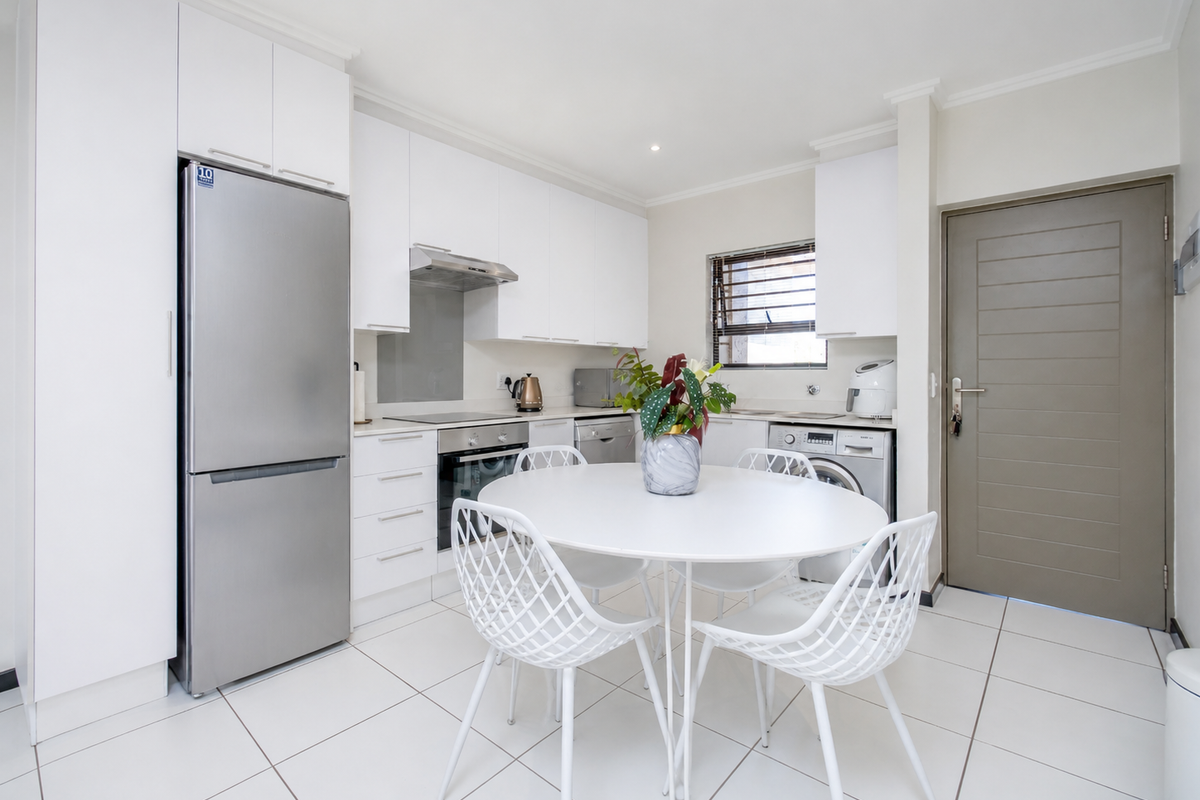 Stylish, Move-In Ready Apartment in a Prime Lonehill Setting - Photo 2