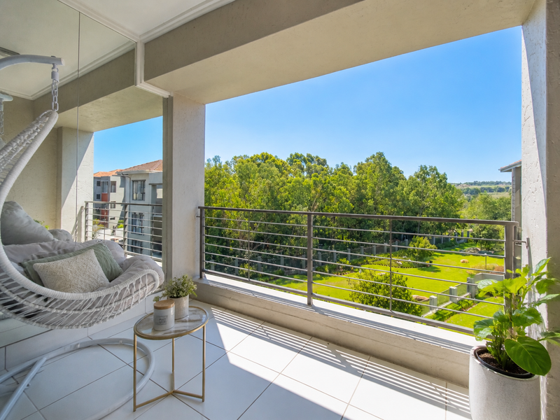 Stylish, Move-In Ready Apartment in a Prime Lonehill Setting - Photo 6