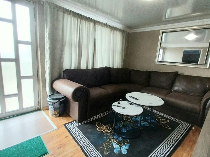 Move in ready modern 2 Bedroom house in Mdantsane - Photo 4