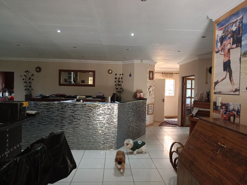Modern Living Meets Ultimate Security & Entertainment - Photo 8