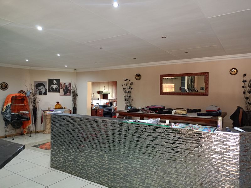 Modern Living Meets Ultimate Security & Entertainment - Photo 6