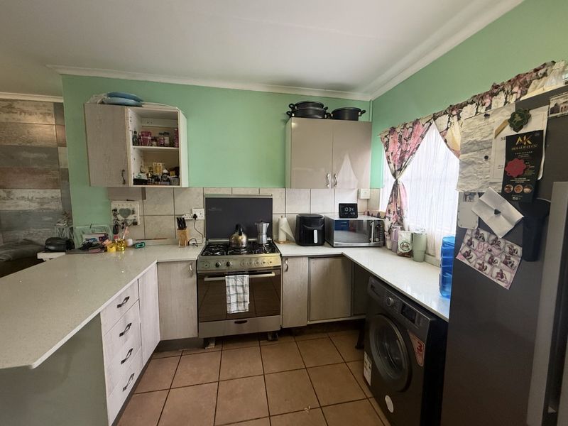 Spacious 3 Bedroom Rental Home in the Heart of Montana - Photo 5
