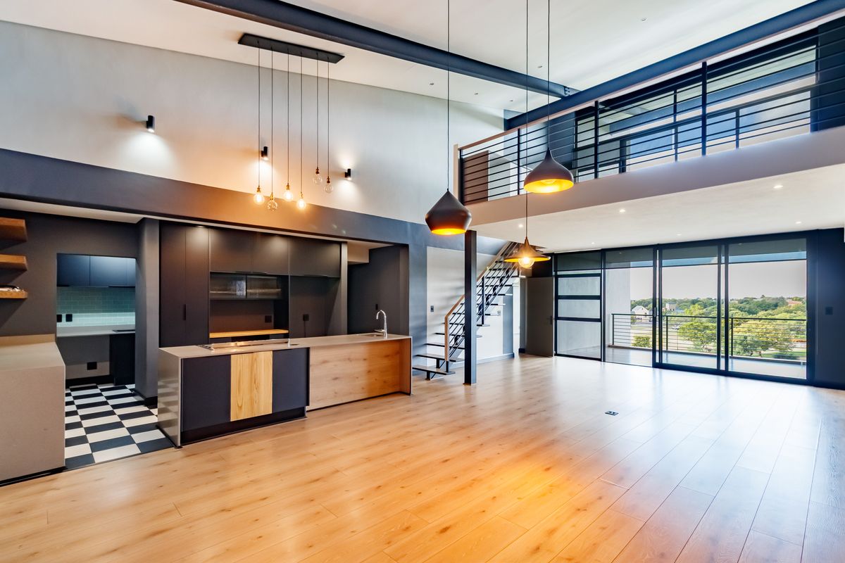 2-Bedroom Corner Penthouse | Golf Course Views | No Loadshedding - Photo 2