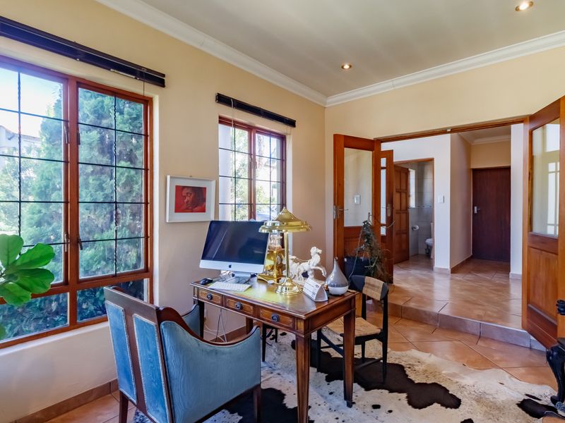Space, Comfort & a Garden to Fall in Love With! - Photo 2