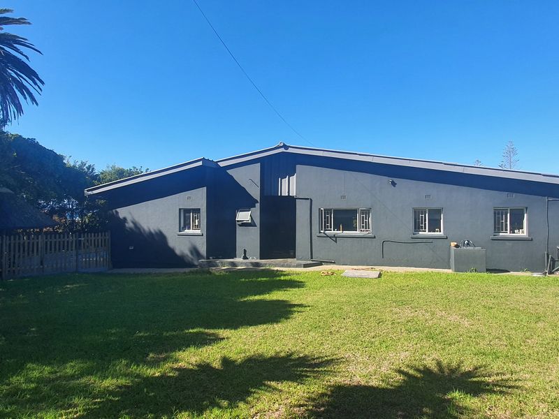 Three-bedroom ground floor home on a rare 1400m2 stand in sought-after central Mossel Bay, Linkside - Photo 4