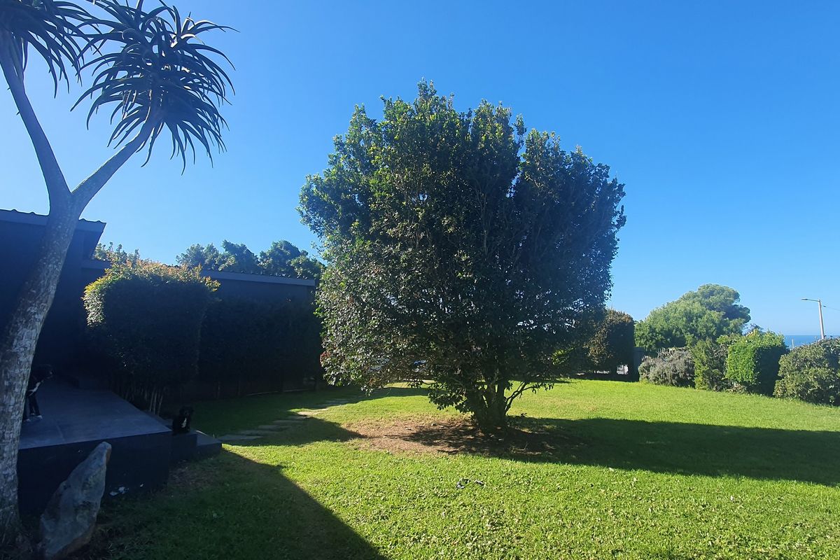 Three-bedroom ground floor home on a rare 1400m2 stand in sought-after central Mossel Bay, Linkside - Photo 3