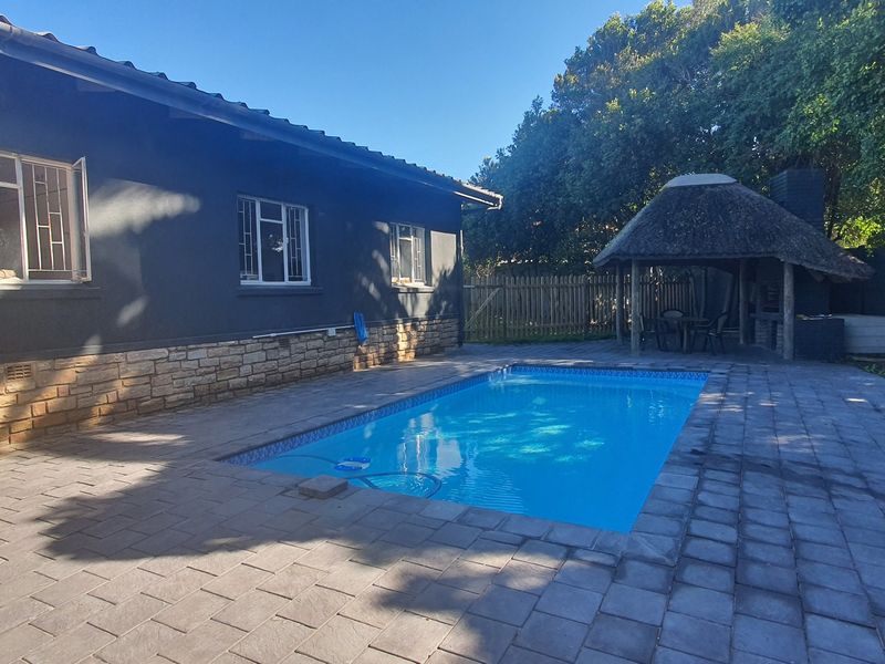 Three-bedroom ground floor home on a rare 1400m2 stand in sought-after central Mossel Bay, Linkside - Photo 9
