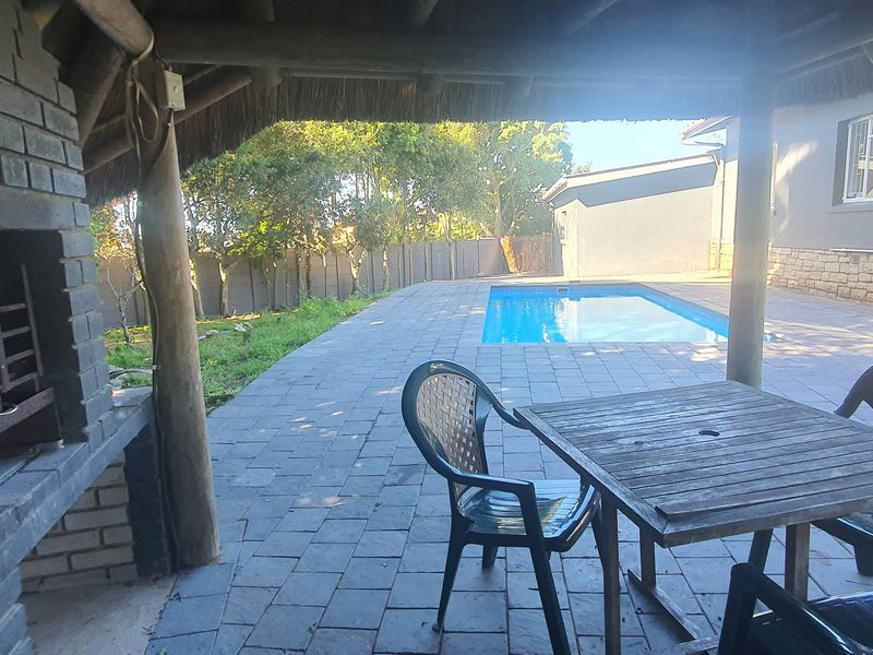 Three-bedroom ground floor home on a rare 1400m2 stand in sought-after central Mossel Bay, Linkside - Photo 7