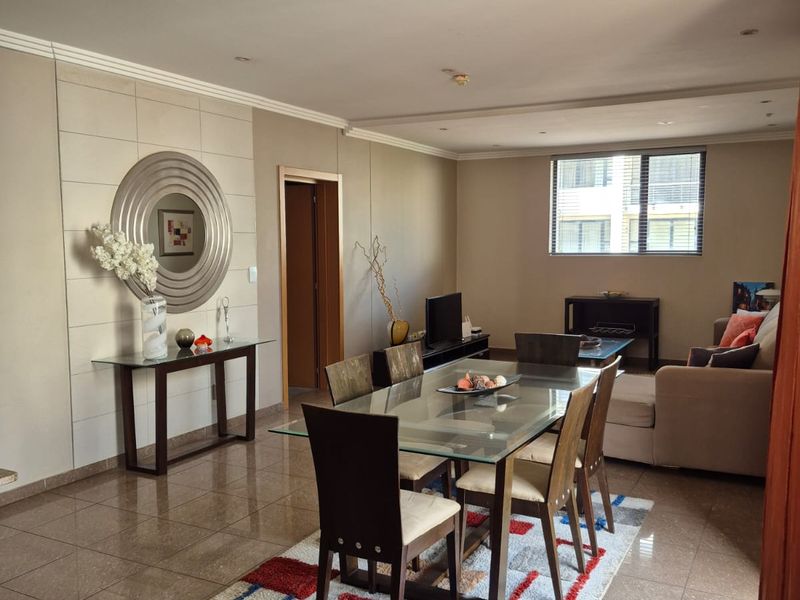 Lock Up And Go! Luxury Investment. - Photo 3